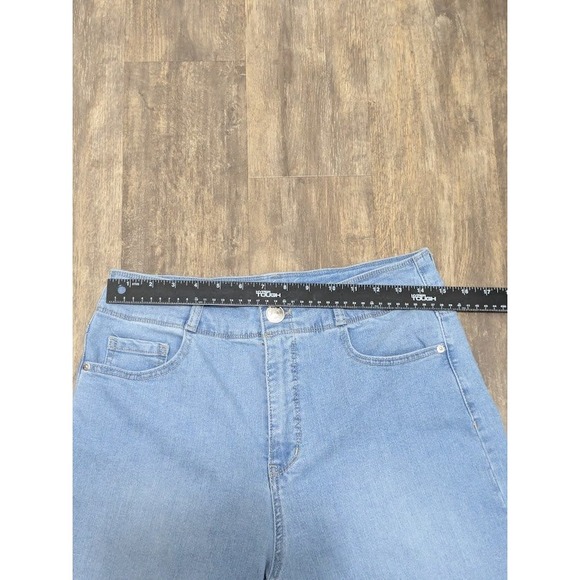 Gloria Vanderbilt Women's Size 8 Light Wash Wide Leg Cropped Jeans Denim Pants - Picture 4 of 11